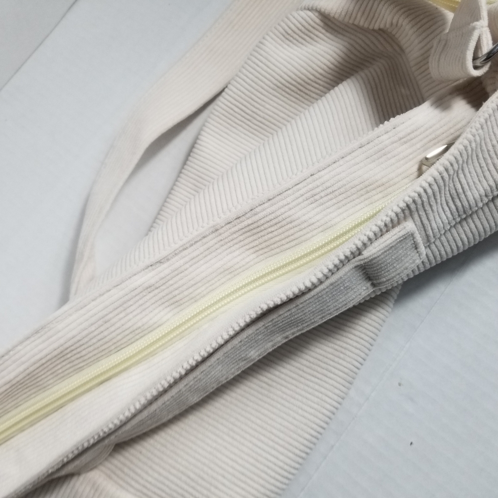 NWOT FASHION INSTINCT CREAMY WHITE CROSSBODY PURSE WITH CORD CASE - Picture 11 of 11